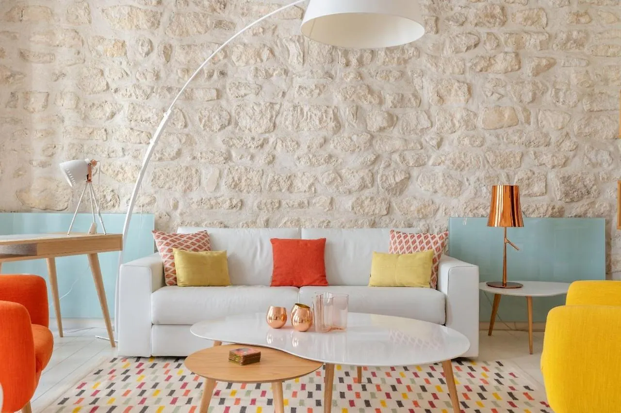 Santorini Apartment Paris